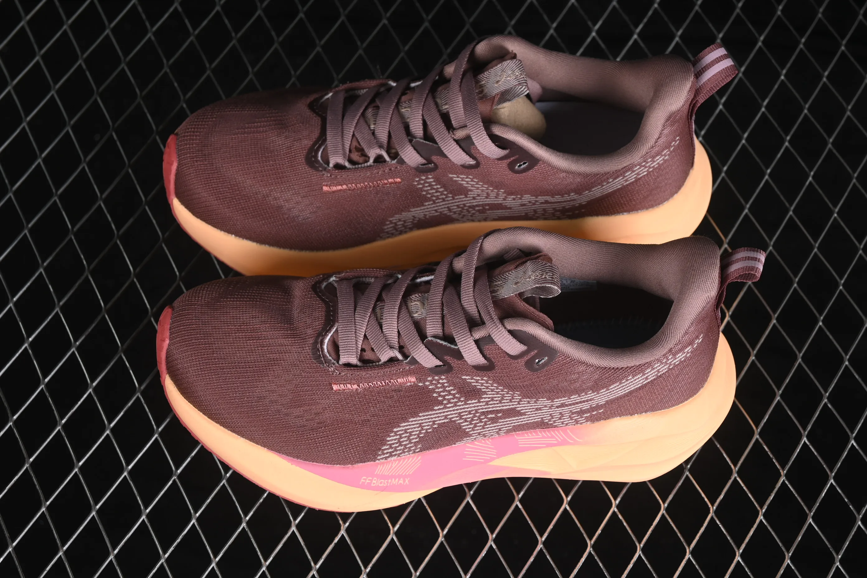 All categories Asics ASICS series Asics Novablast 5 1012B765-600